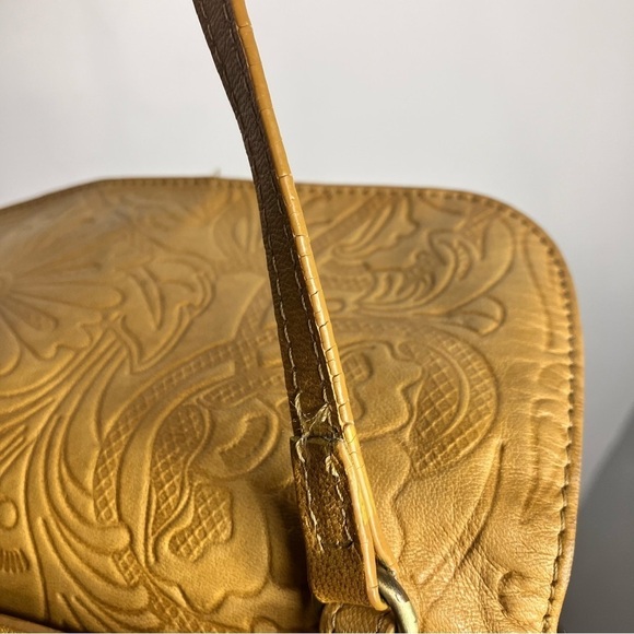 C & C California golden yellow leather crossbody bag small size - Picture 10 of 16